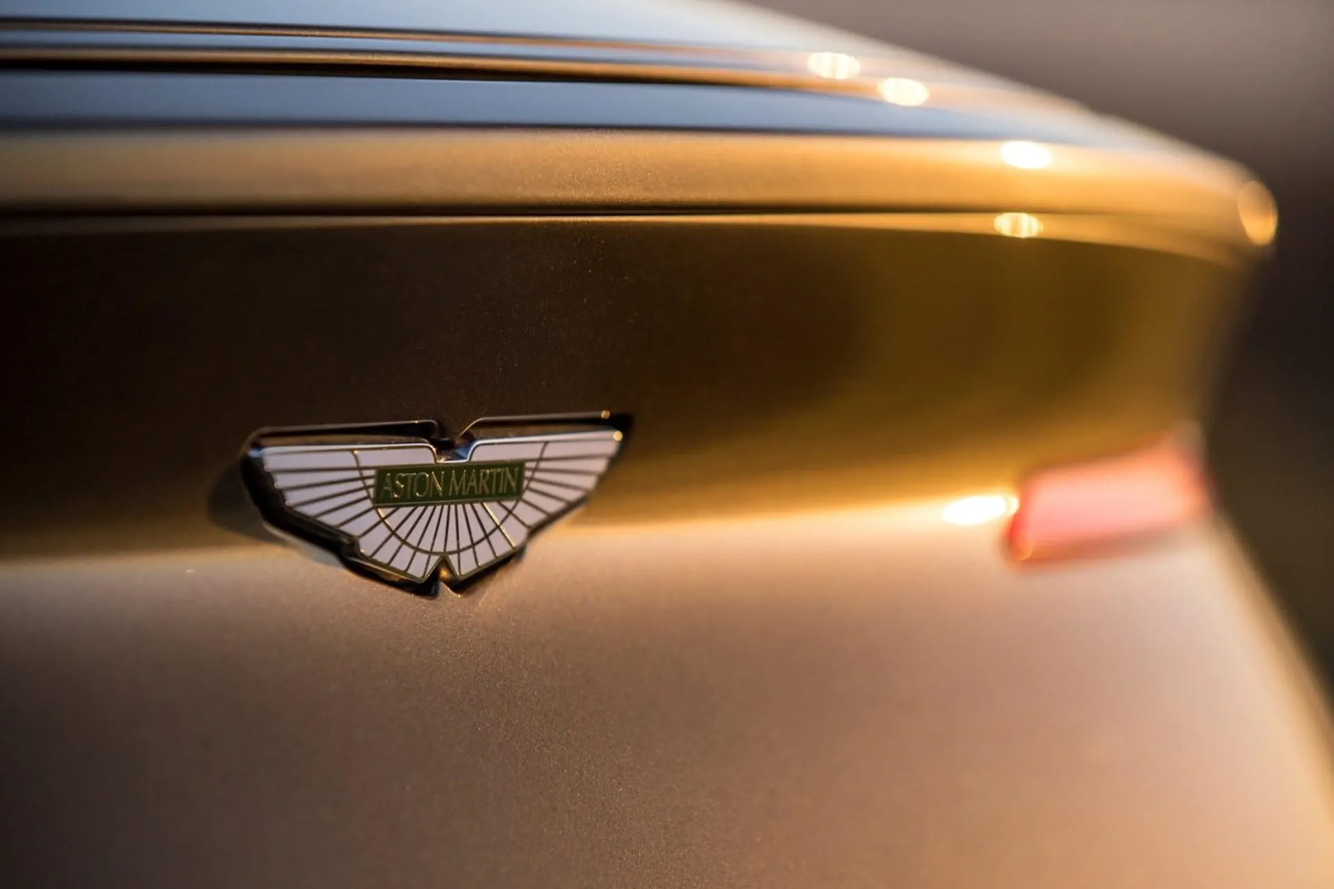 Photo Aston Martin Paris Rive Gauche Paris